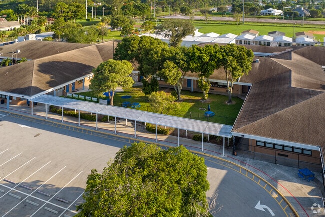 Front view of Calusa Elementary School.