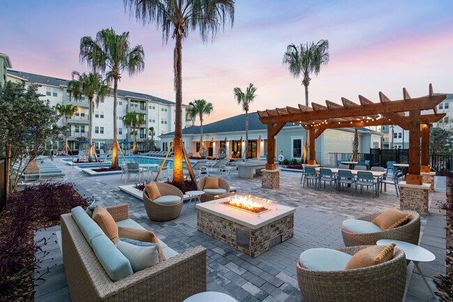 Marlowe Lake Manatee, Bradenton, FL 34212 - photo 4