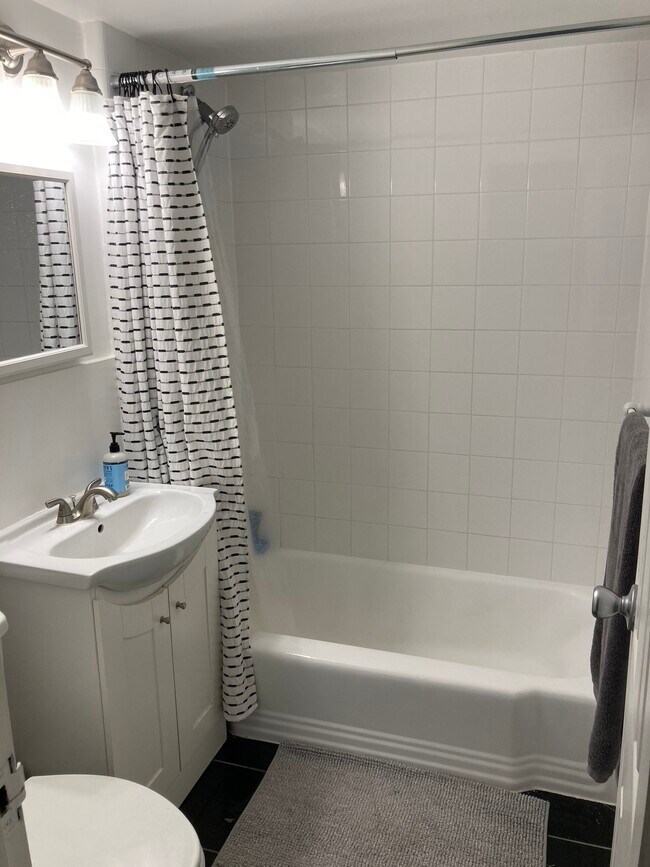 Taft Towers unit 409, Arlington, VA 22201 - photo 7