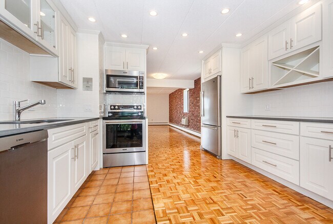 31 Harris St, Brookline, MA 02446 - photo 7