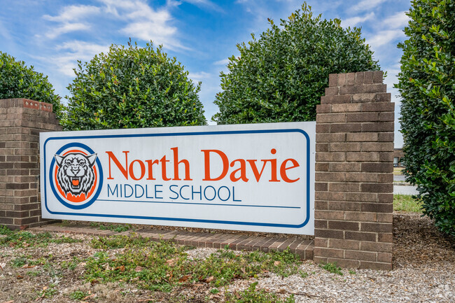 North Davie Middle School has received an overall grade of A- from Niche.