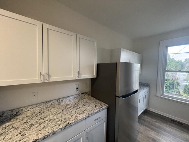 2350 Logan St, Harrisburg, PA 17110 - photo 2