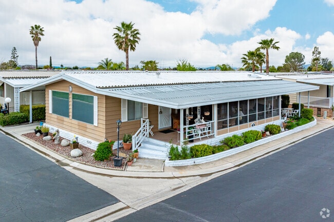 Gated manufactured home communities in Soboba provide security and access to top-notch neighborhood amenities.