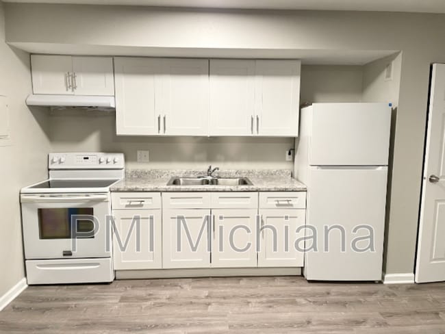 2261 N Johnson St, South Bend, IN 46628 - photo 4