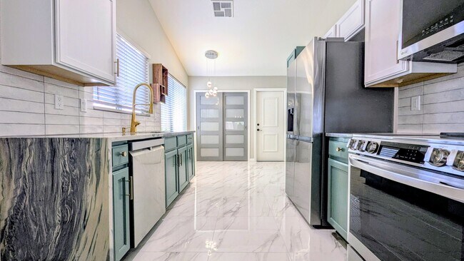 10867 W Chino Dr, Sun City, AZ 85373 - photo 4