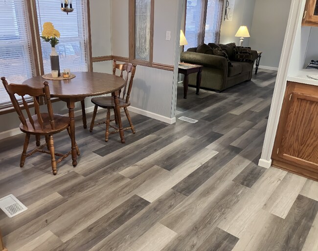 69 Village Ct, Mediapolis, IA 52637 - photo 6