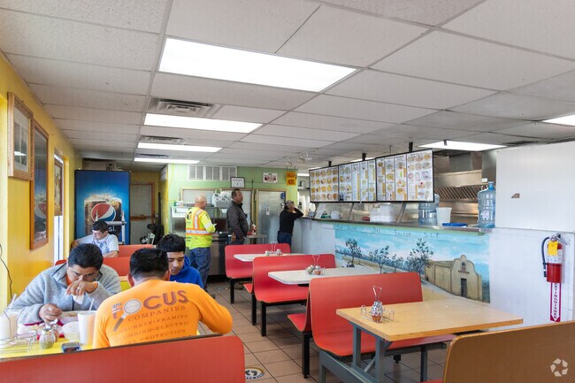 Santa Rosa Taco Shop serves great Mexican food to Calico Ridge locals.