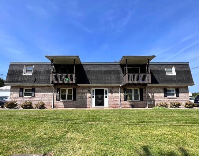 Front, 301 lee Rd. 4 unit building on lee Rd.