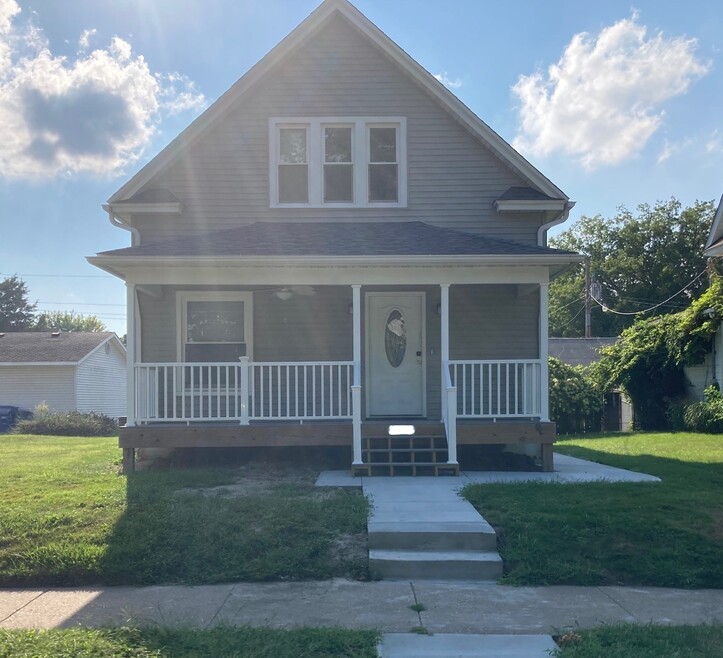 1829 3rd St unit 3U, Moline, IL 61265 - photo 1