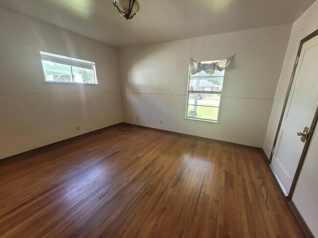 2305 Webster St unit B, Liberty, TX 77575 - photo 4