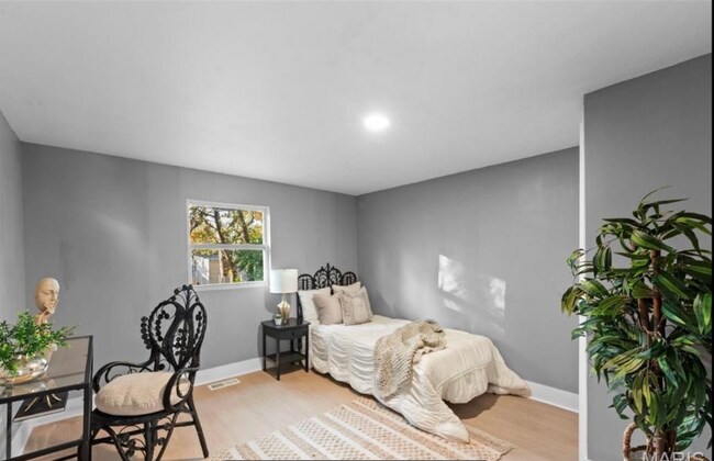 3221 Suncrest Ave, Saint Louis, MO 63122 - photo 6