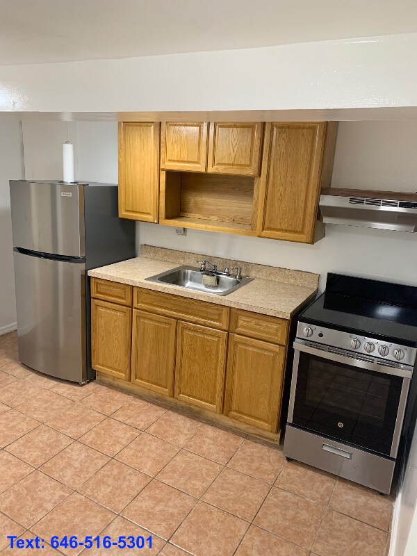 447 Elton St Unit 2, Brooklyn, NY 11208