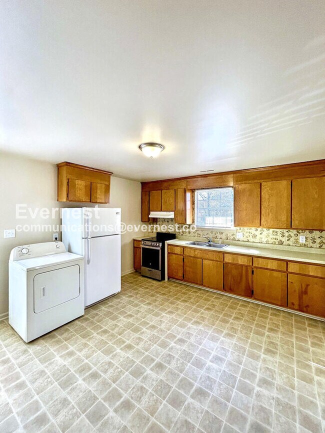 206 Cambridge Place, Colonial Heights, VA 23834 - photo 2