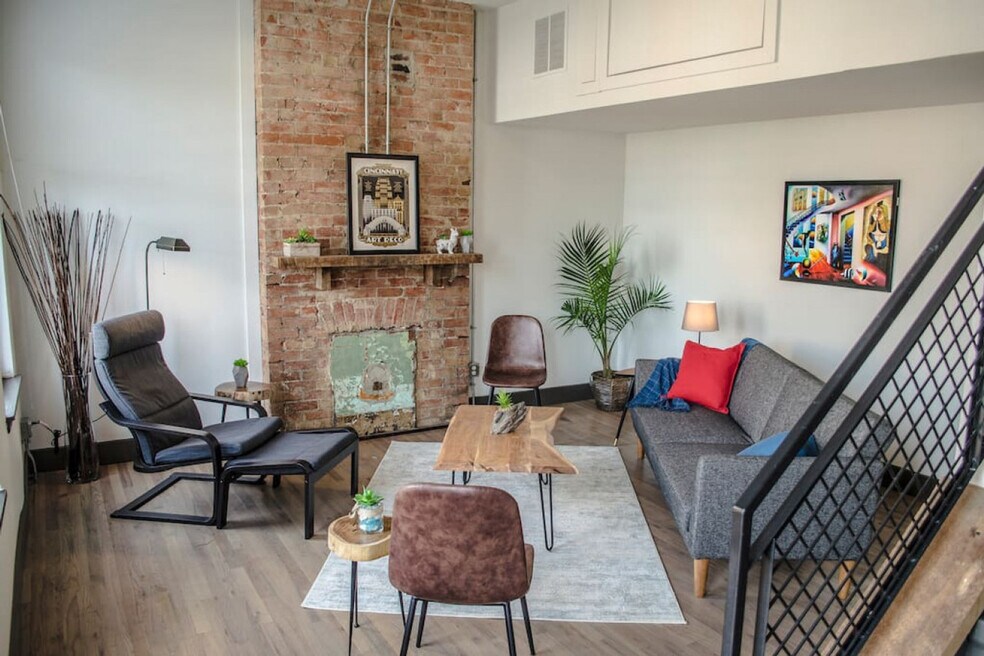 1424 Pleasant St unit ID1056038P, Cincinnati, OH 45202 - photo 1