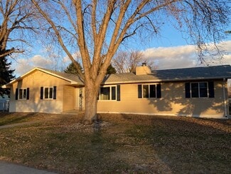 1133 Orange Rd, Grand Island, NE 68801