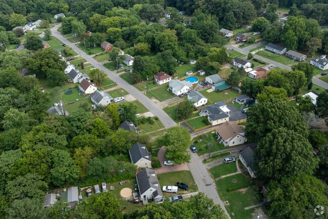 The Hickory Hill neighborhood is located in the heart of the Richmond suburbs.
