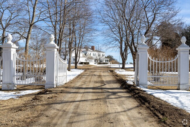 Historic estates can be found throughout Kennebunk.