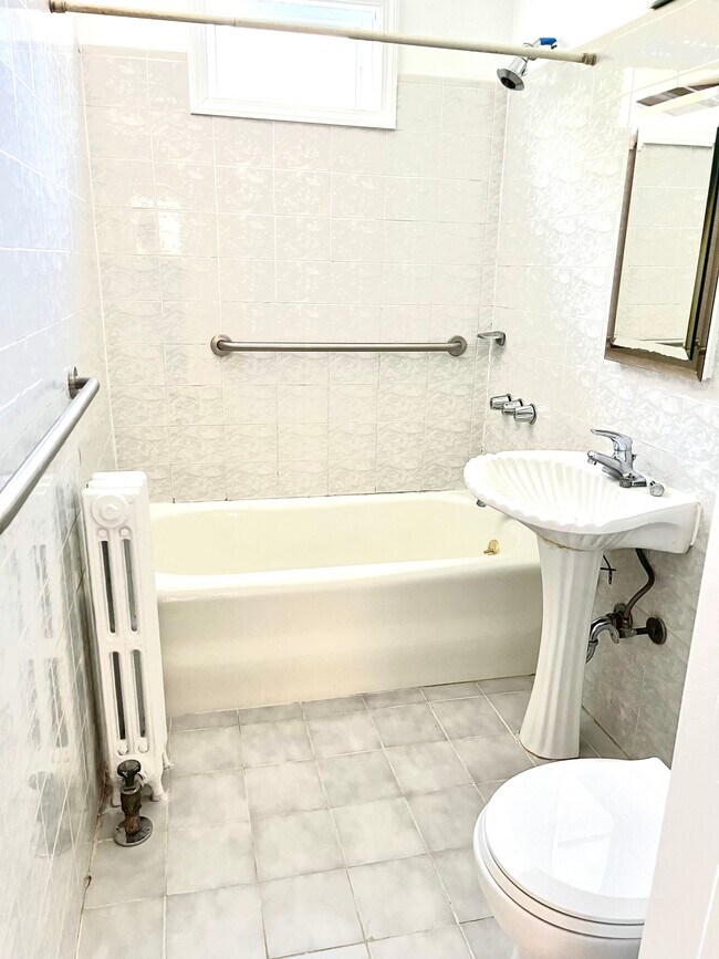 3942 55th St unit 2n Floor, Woodside, NY 11377 - photo 6