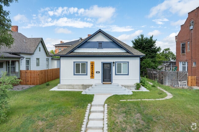 La Junta’s cottage-style homes, often nestled on large, grassy lots, exude cozy charm with their quaint designs, shaded porches, and plenty of outdoor space for gardens, gatherings, or simply enjoying the quiet surroundings.