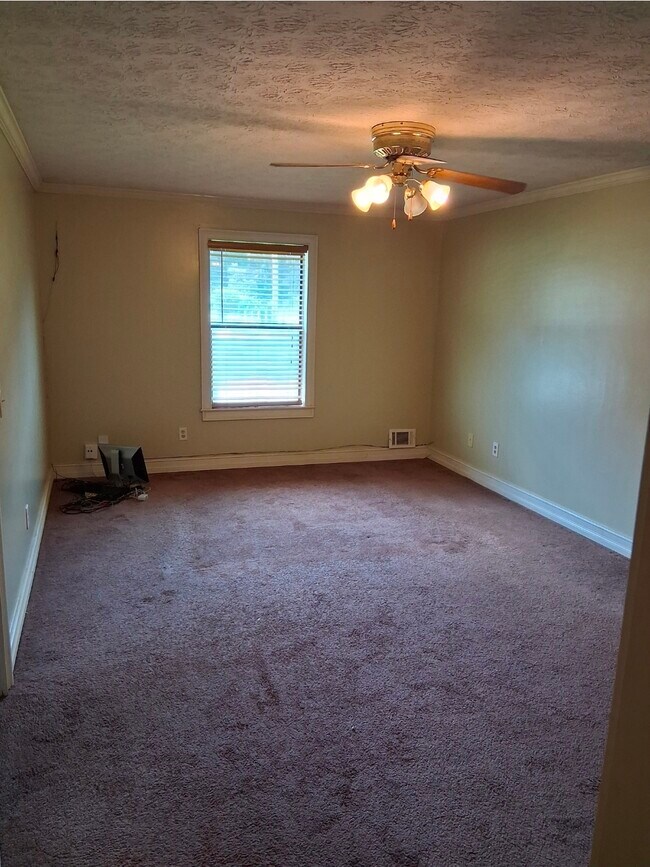 4414 Housworth Dr, Lithonia, GA 30038 - photo 4