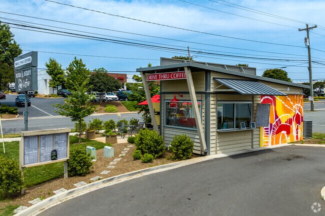 The Burr and Berry Coffee serves great coffee in the Collingwood neighborhood.
