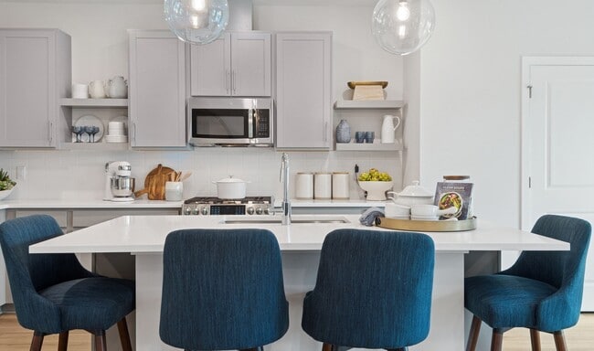 31 Butternut Dr, Berlin, NJ 08009 - photo 2