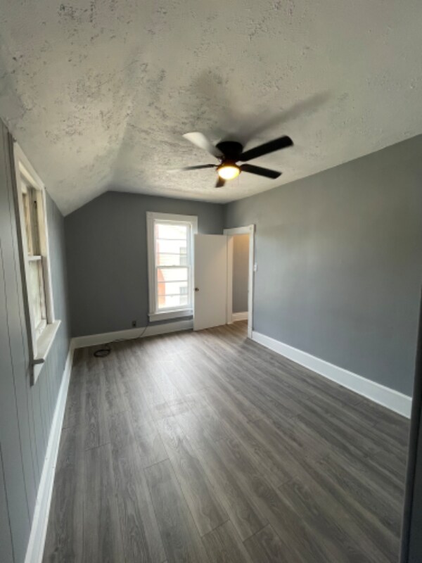 305 Locust St, Coshocton, OH 43812