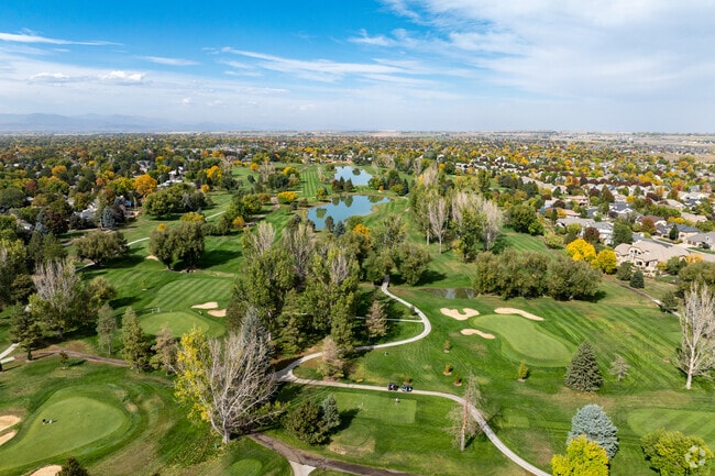 Kensington’s eastern border follows the grounds of Fox Hill Club.