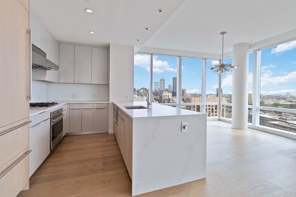 201 Brookline Ave unit J20, Boston, MA 02215 - photo 1