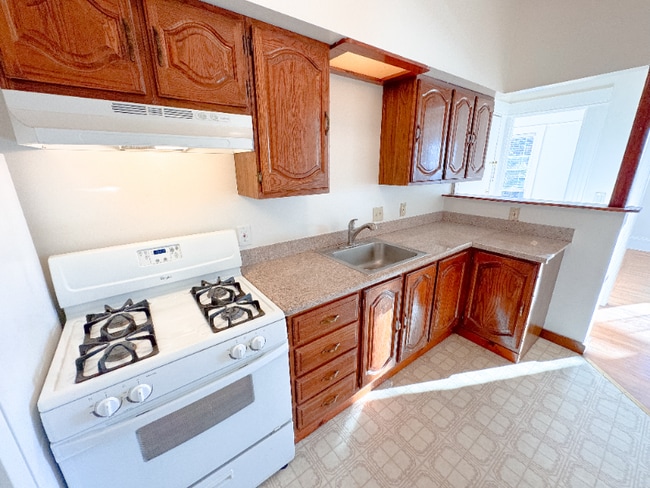 1539 Encinal Ave unit 9, Alameda, CA 94501 - photo 2