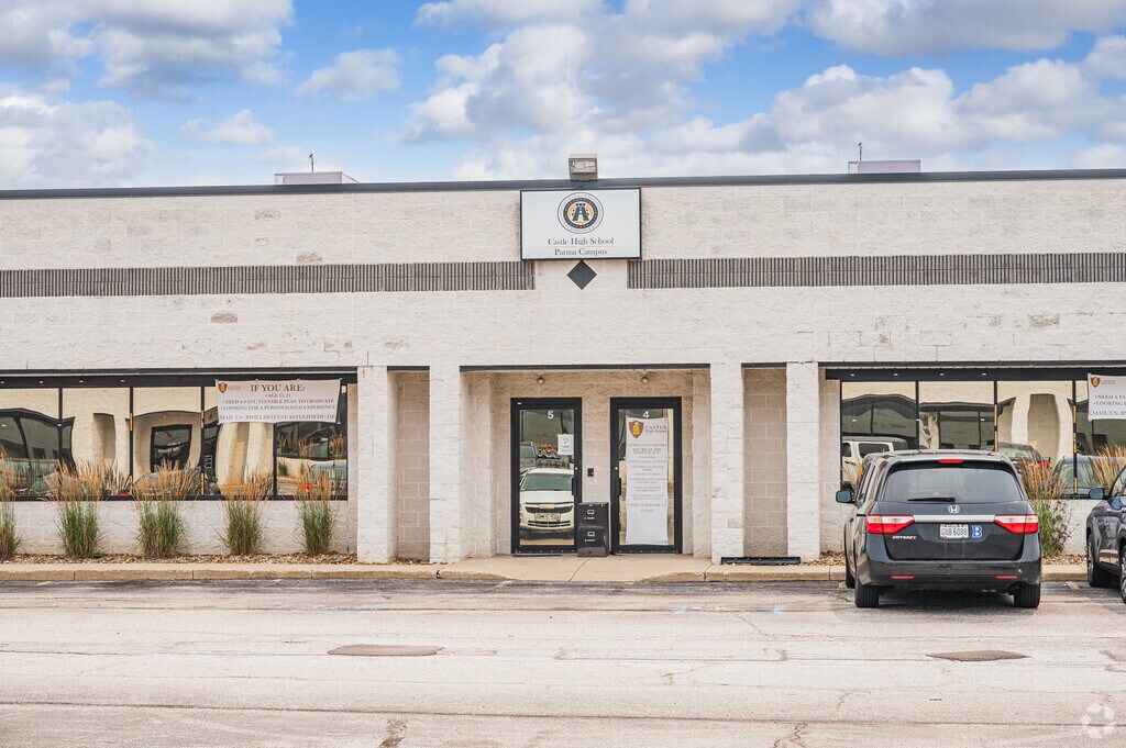 Castle High School is a tuition-free High School in Parma.