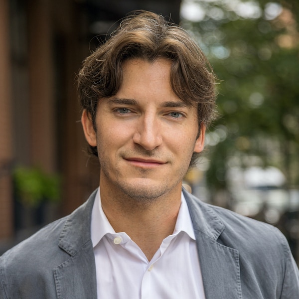 Agent Photo