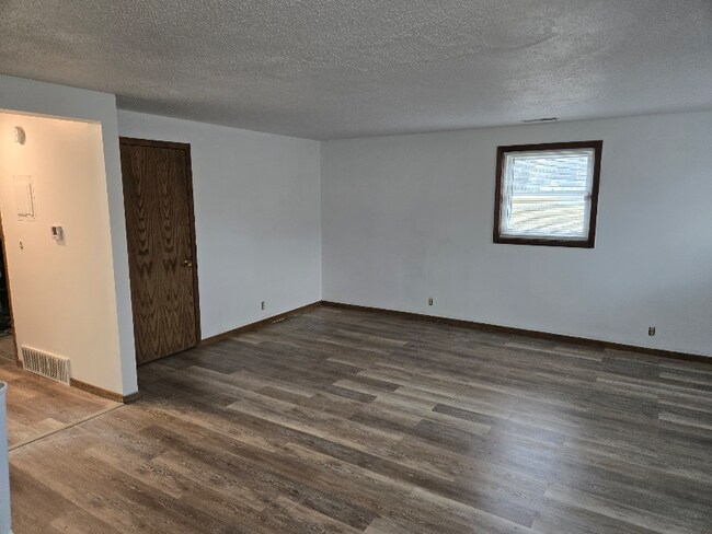 707 Bluff St unit 3, Shelby, IA 51570 - photo 2