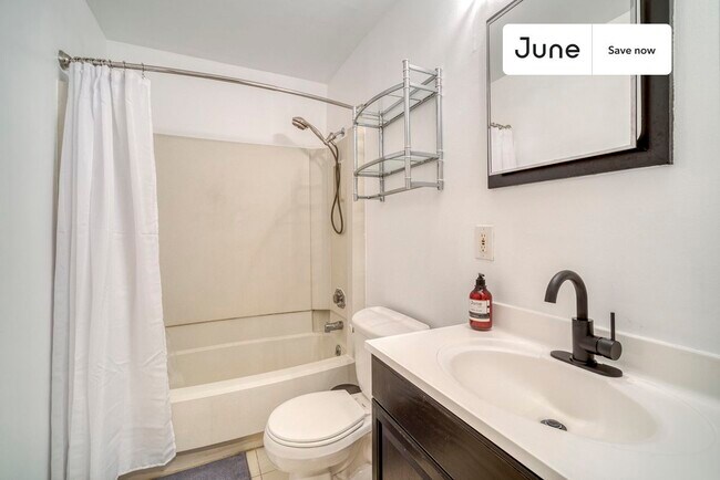 1843 Burke St SE unit 2, Washington, DC 20003 - photo 4