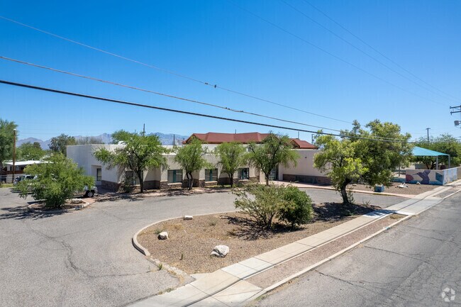 Las Puertas Community School is a tuition free alternative school.