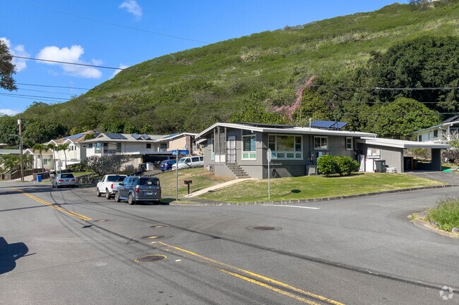 Single-story family homes are prominent in Moanalua.