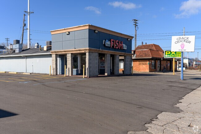 Fresh Fish & Fry/Crack Chicken is located in Colonial Village.