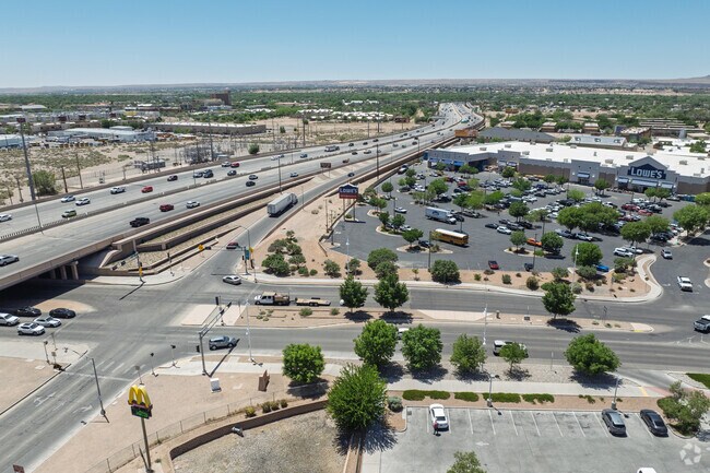 Los Griegos is close to State Route 40 for transport to downtown and beyond.