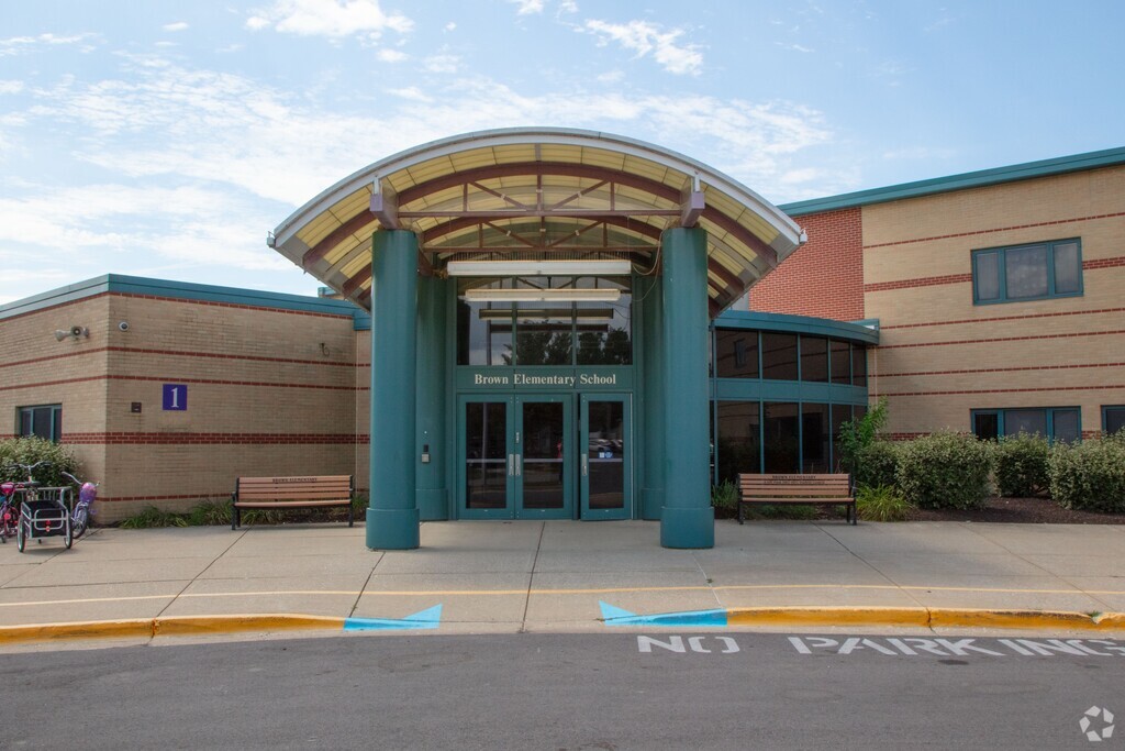 Brown Elementary School serves students in the Brownsburg community.