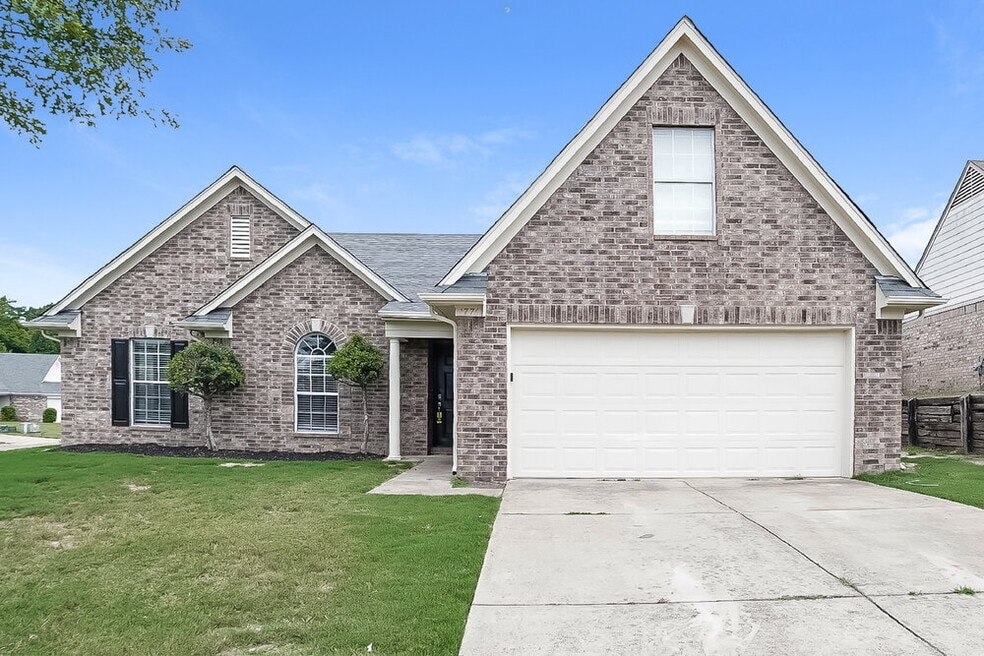 1776 Cresent Ln, Southaven, MS 38671 - photo 1