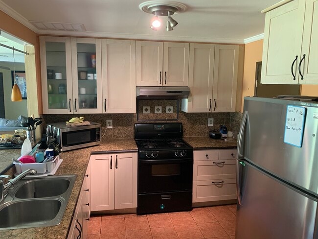 12333 Runnymede St unit 3, North Hollywood, CA 91605 - photo 6