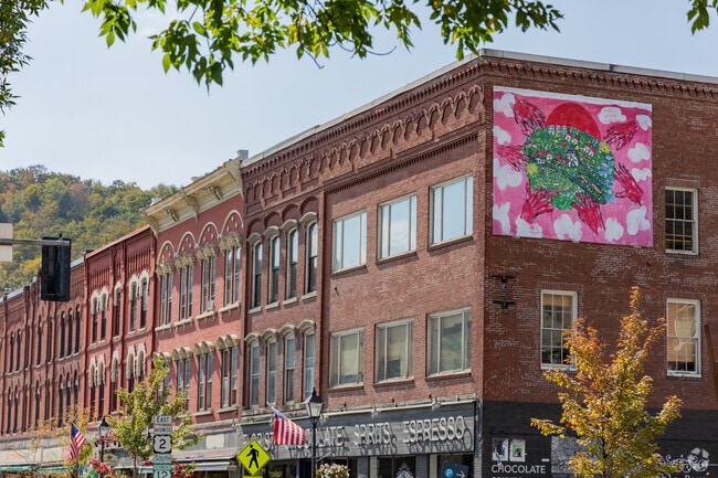 Murray Hill is a historic suburban community located minutes from Montpelier.