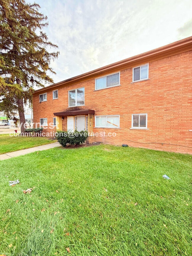 15601 Schoolcraft Rd Unit 2, Detroit, MI 48227