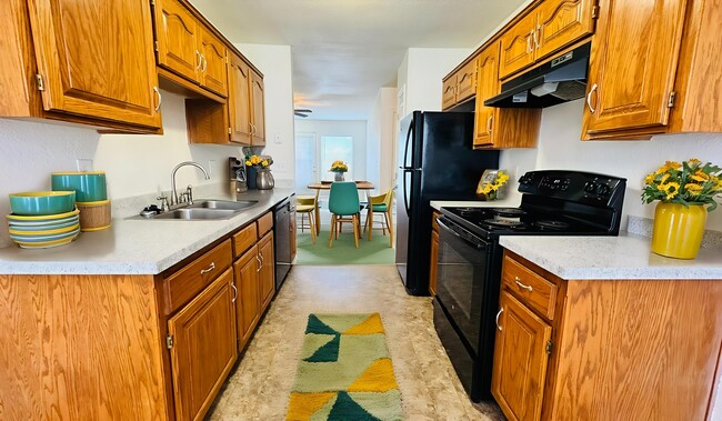 5942 NE 42nd St, Kansas City, MO 64117 - photo 2