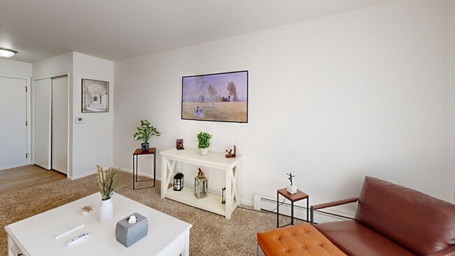 517 E Division St unit ID1253109P, Fond Du Lac, WI 54935 - photo 2