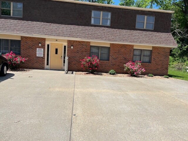 418 Christopher Place unit D, Jefferson City, MO 65101 - photo 2