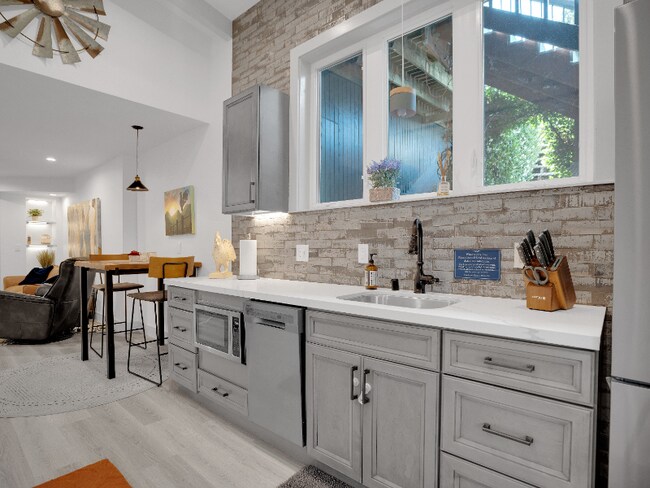 2108 Valente Cir, Martinez, CA 94553 - photo 6