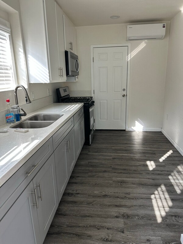 241 W 89th St unit 241,2411/2,warehouse, Los Angeles, CA 90003 - photo 7