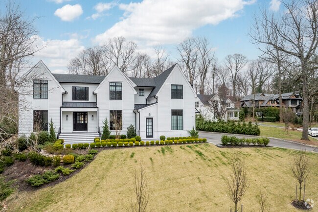 Luxurious contemporary Colonial homes are common throughout Roslyn Estates.