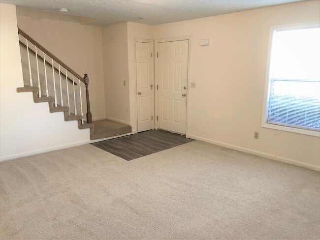 215 Mcdaniel Ave, Richmond, KY 40475 - photo 2